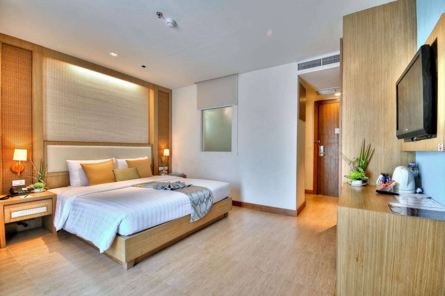 Ashlee Plaza Patong Hotel & Spa Exteriör bild