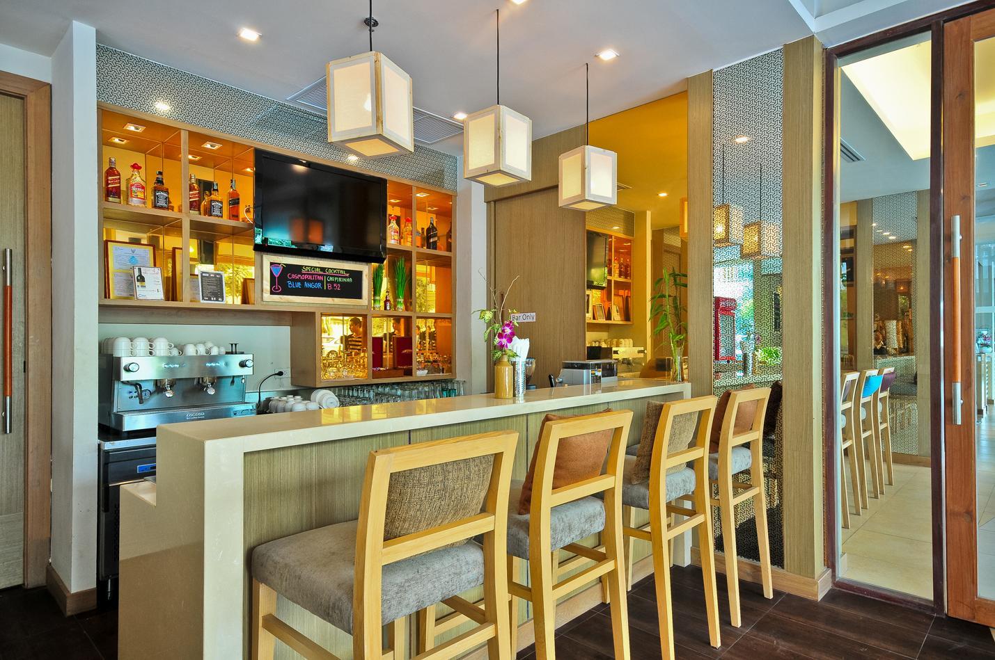 Ashlee Plaza Patong Hotel & Spa Exteriör bild