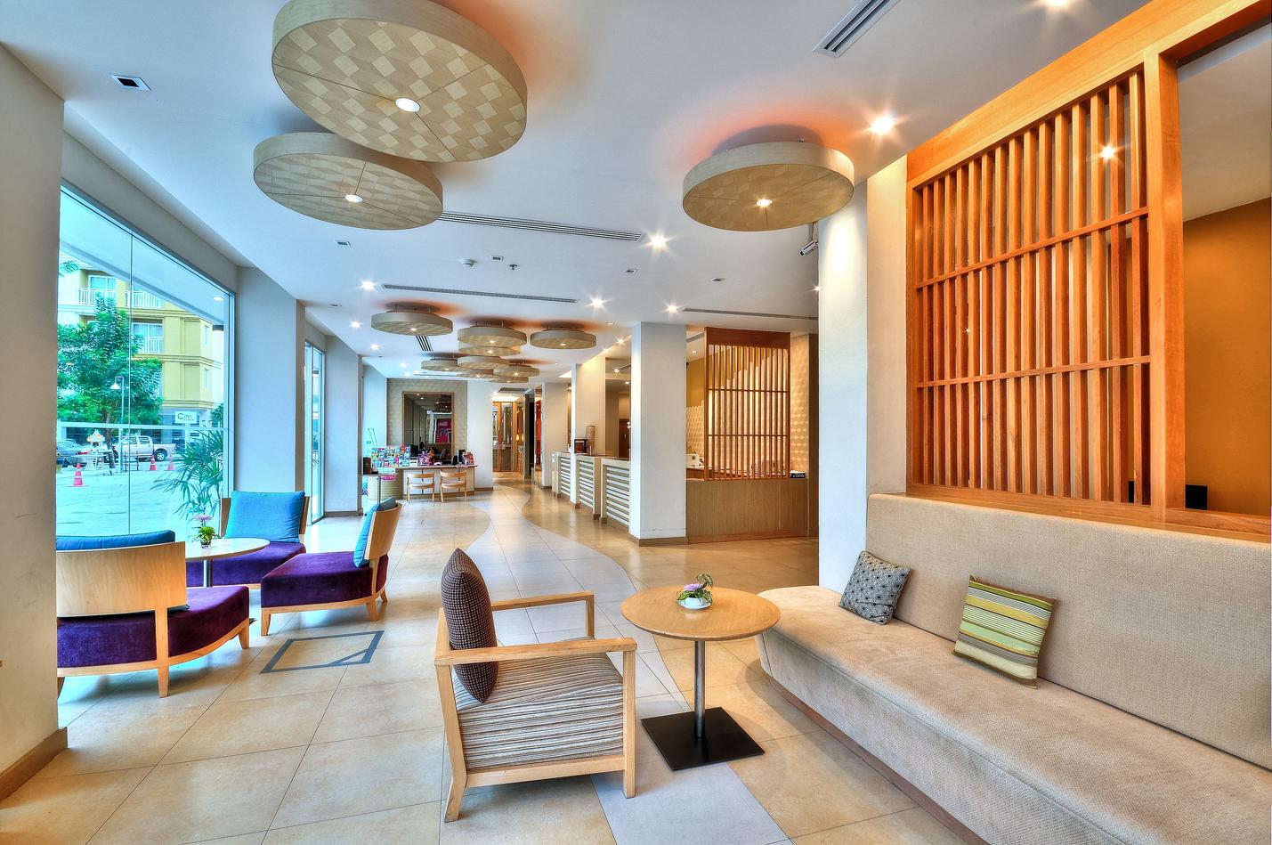 Ashlee Plaza Patong Hotel & Spa Exteriör bild