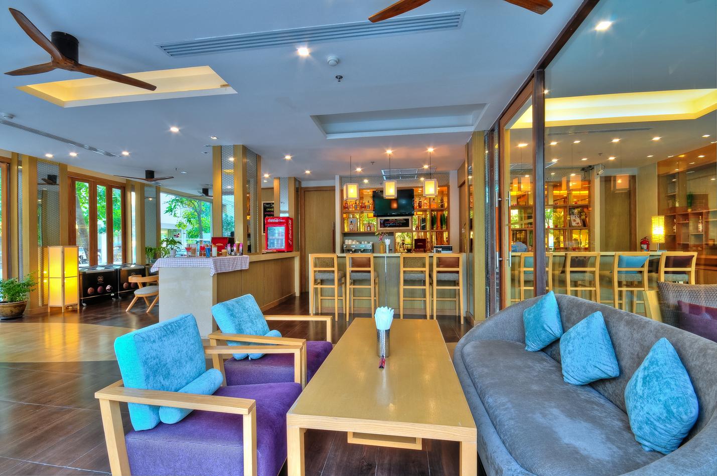Ashlee Plaza Patong Hotel & Spa Exteriör bild