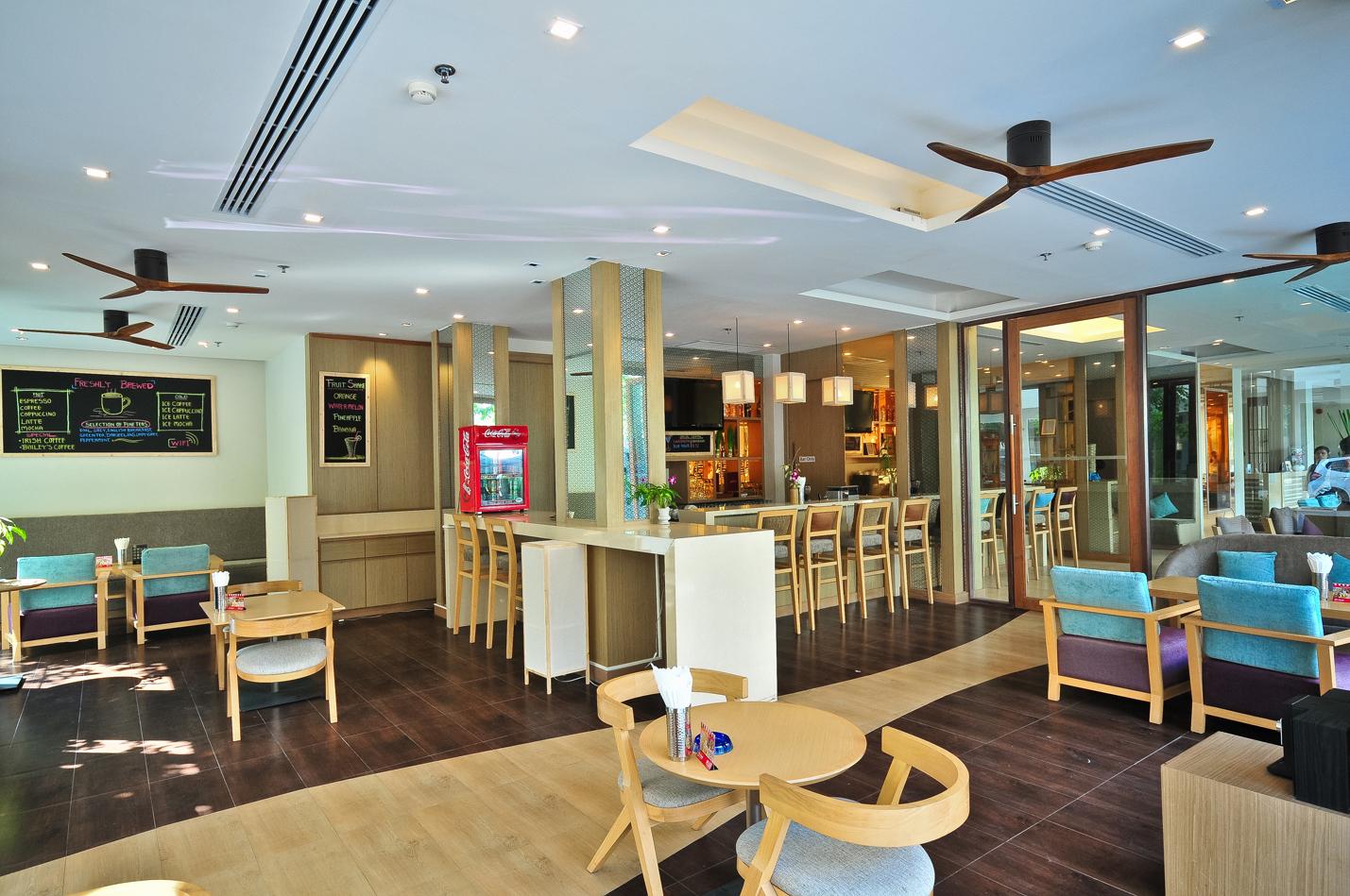 Ashlee Plaza Patong Hotel & Spa Exteriör bild