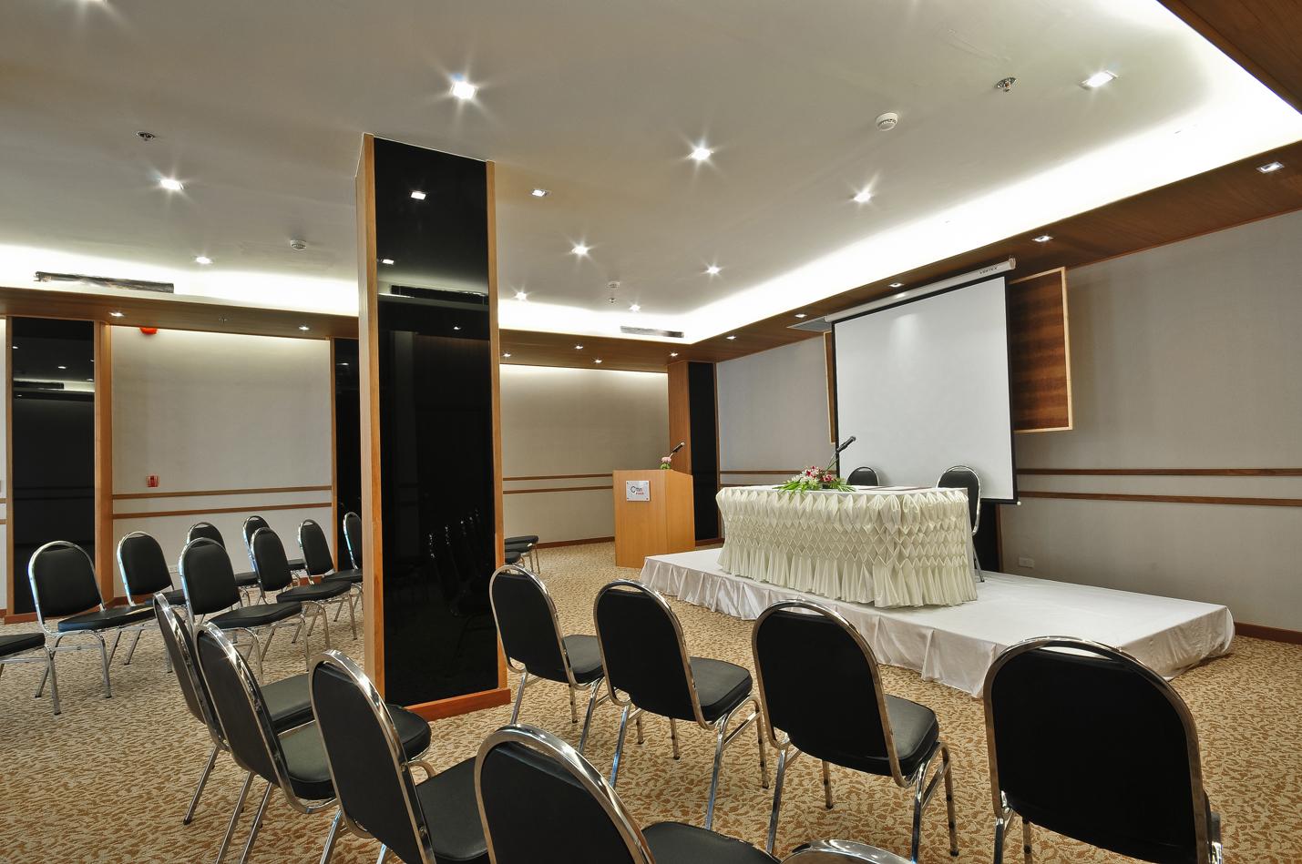 Ashlee Plaza Patong Hotel & Spa Exteriör bild