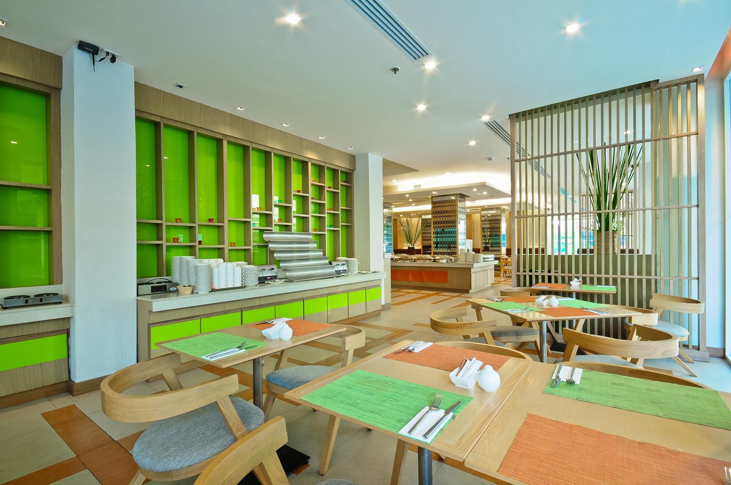 Ashlee Plaza Patong Hotel & Spa Exteriör bild