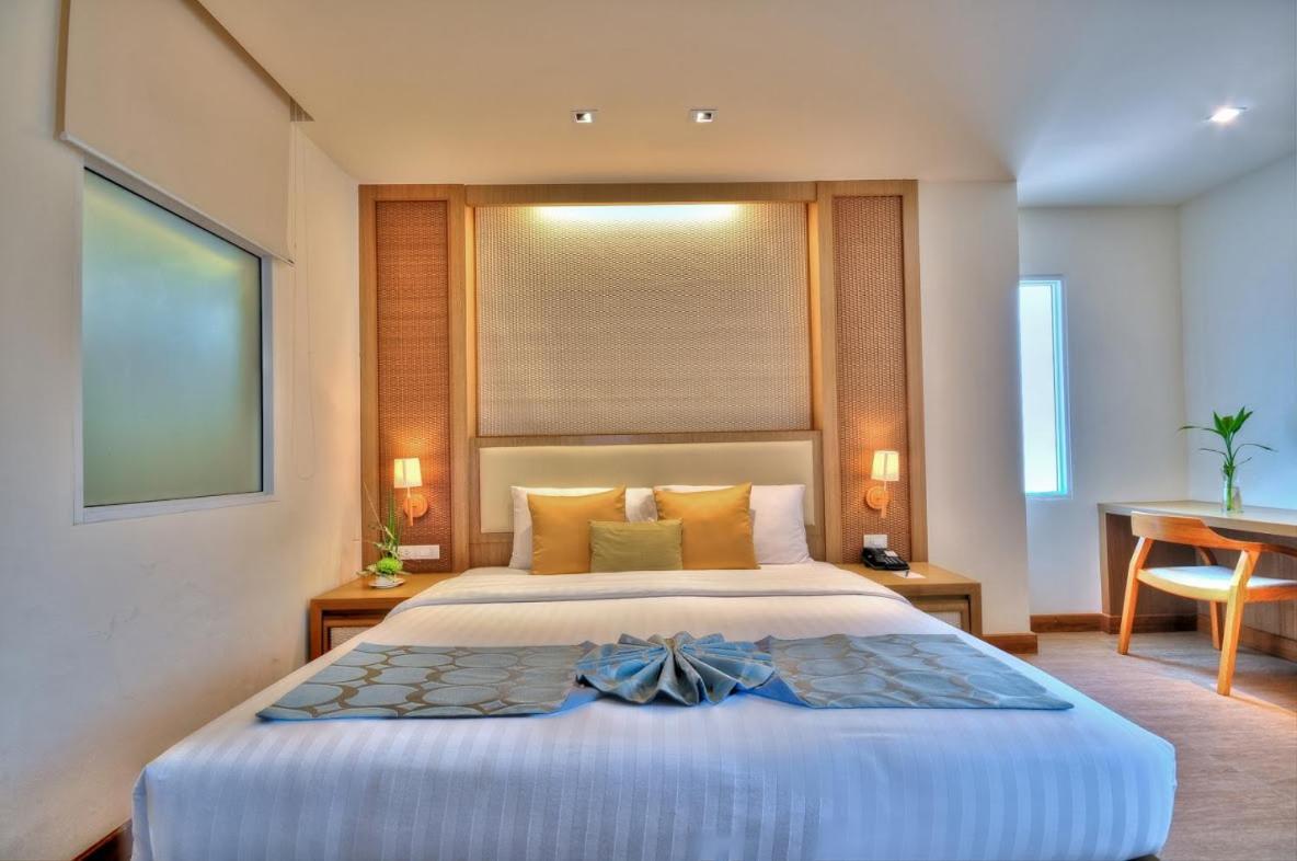 Ashlee Plaza Patong Hotel & Spa Exteriör bild