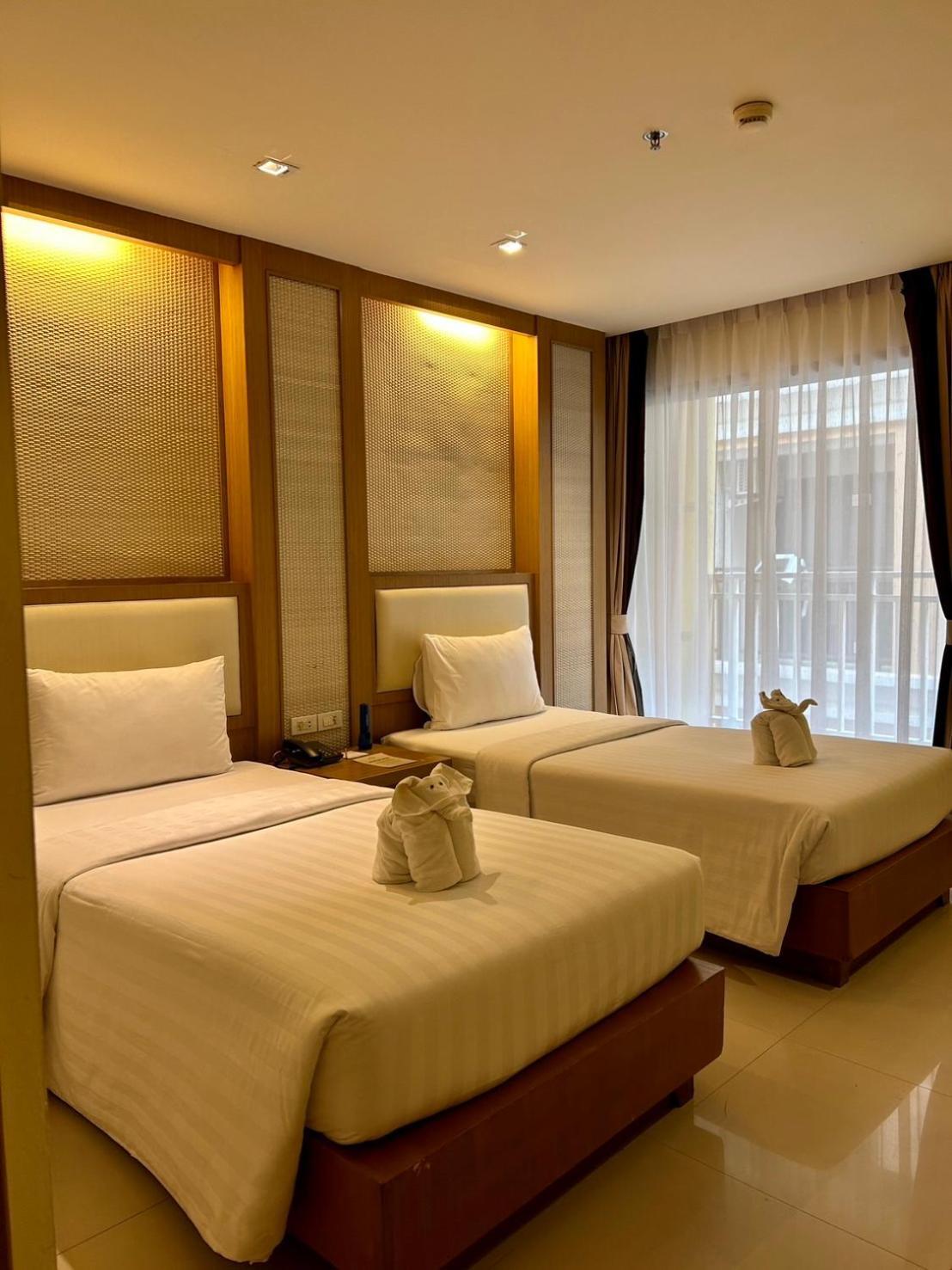 Ashlee Plaza Patong Hotel & Spa Exteriör bild