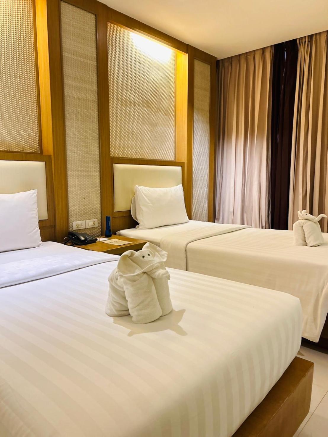 Ashlee Plaza Patong Hotel & Spa Exteriör bild