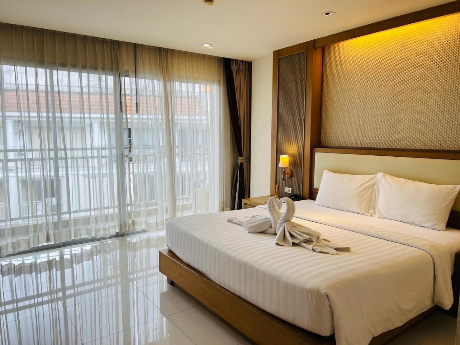 Ashlee Plaza Patong Hotel & Spa Exteriör bild
