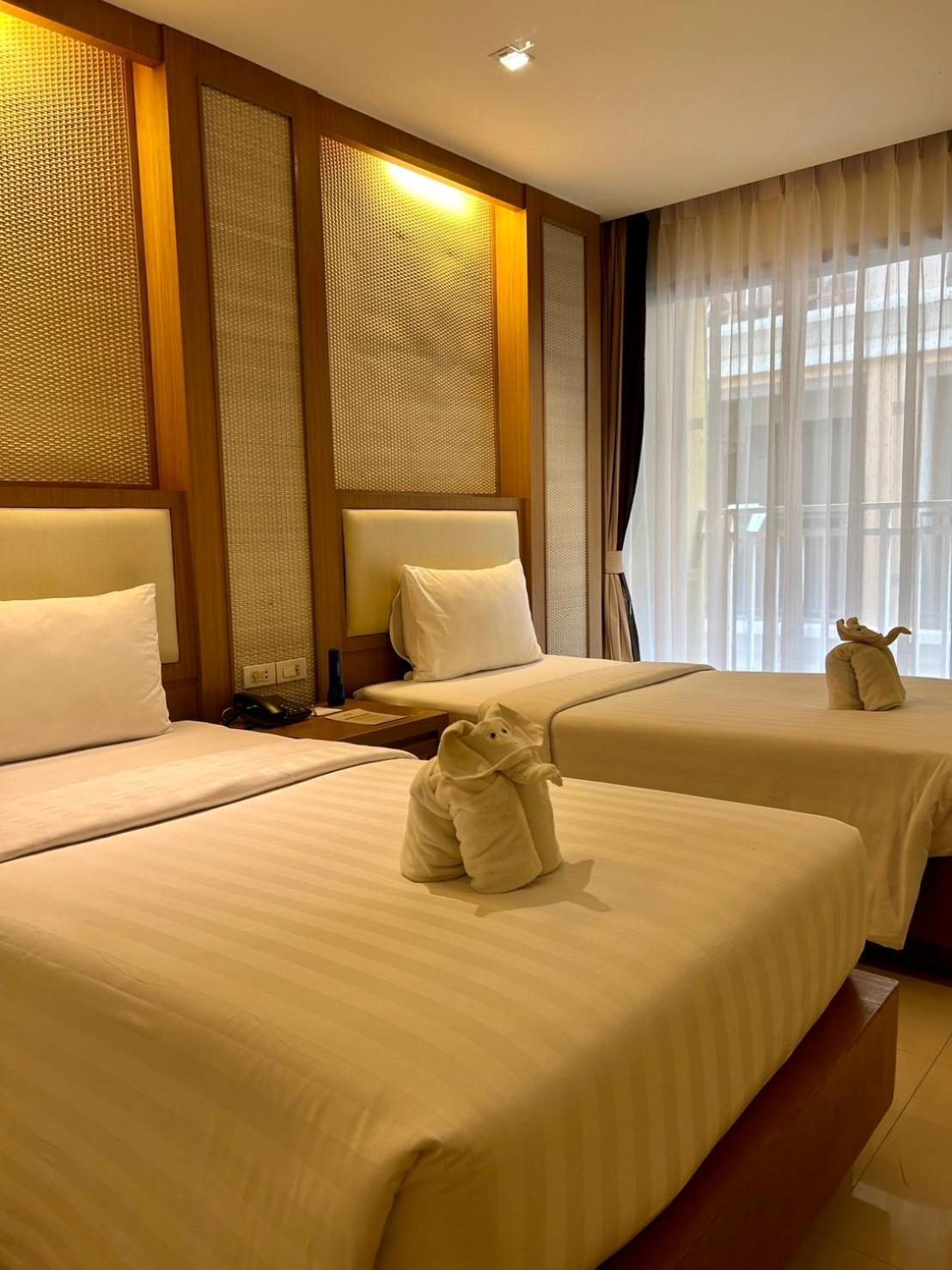 Ashlee Plaza Patong Hotel & Spa Exteriör bild
